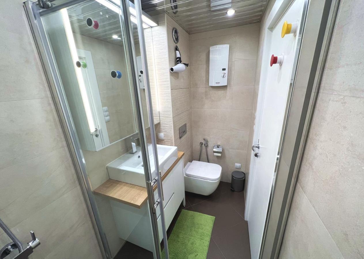 Unique Luxurious Jacuzzi Penthouse Duplex In City Center! 2 Baths! Free Parking! Sofia Exteriör bild