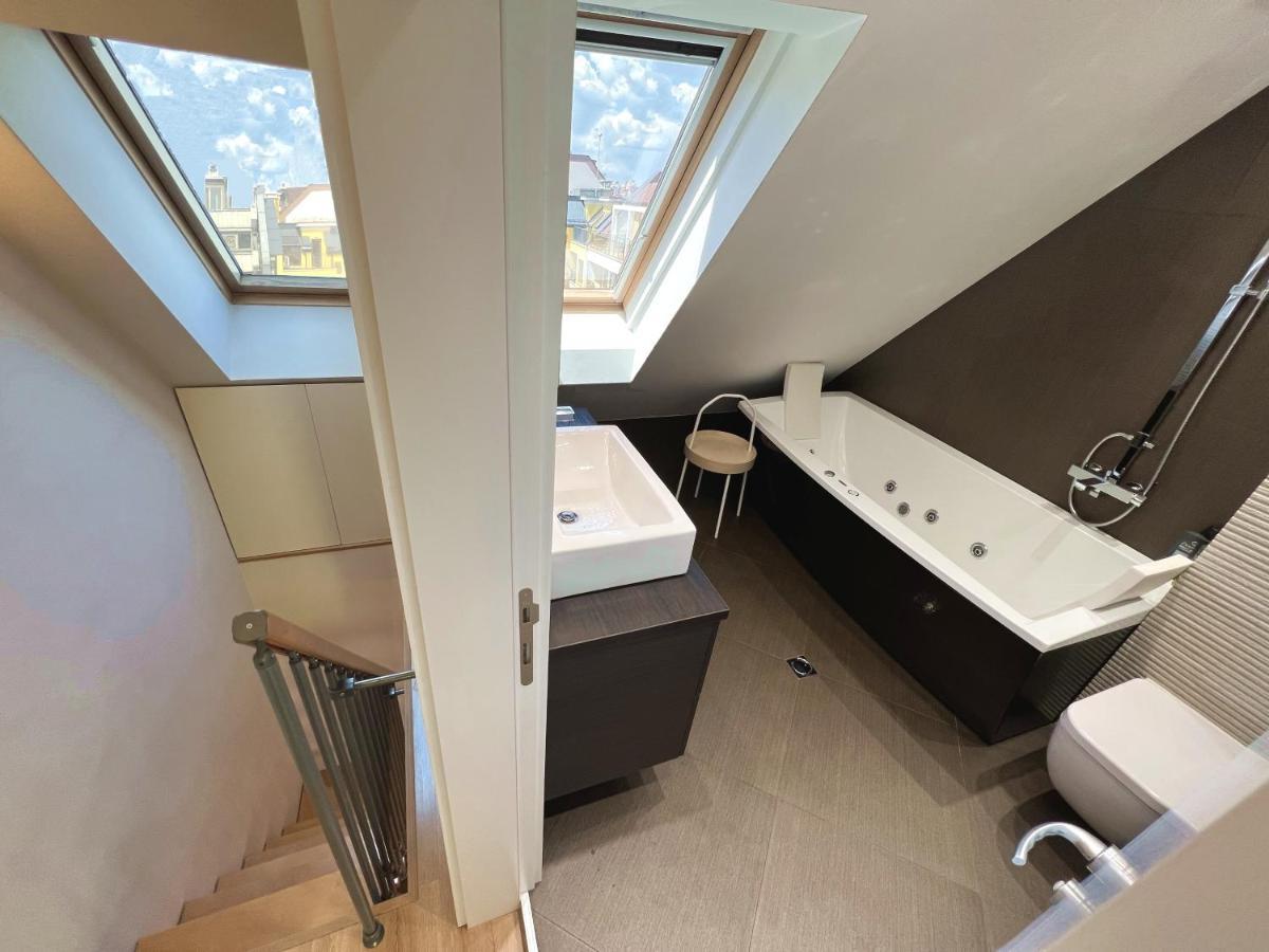 Unique Luxurious Jacuzzi Penthouse Duplex In City Center! 2 Baths! Free Parking! Sofia Exteriör bild